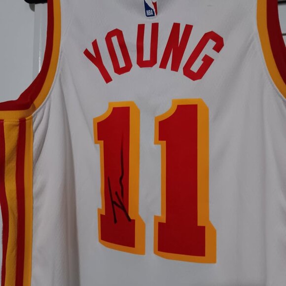 Signed NIKE SWINGMAN NBA ATL HAWKS Trae Young Jersey SIZE L - Picture 2 of 5